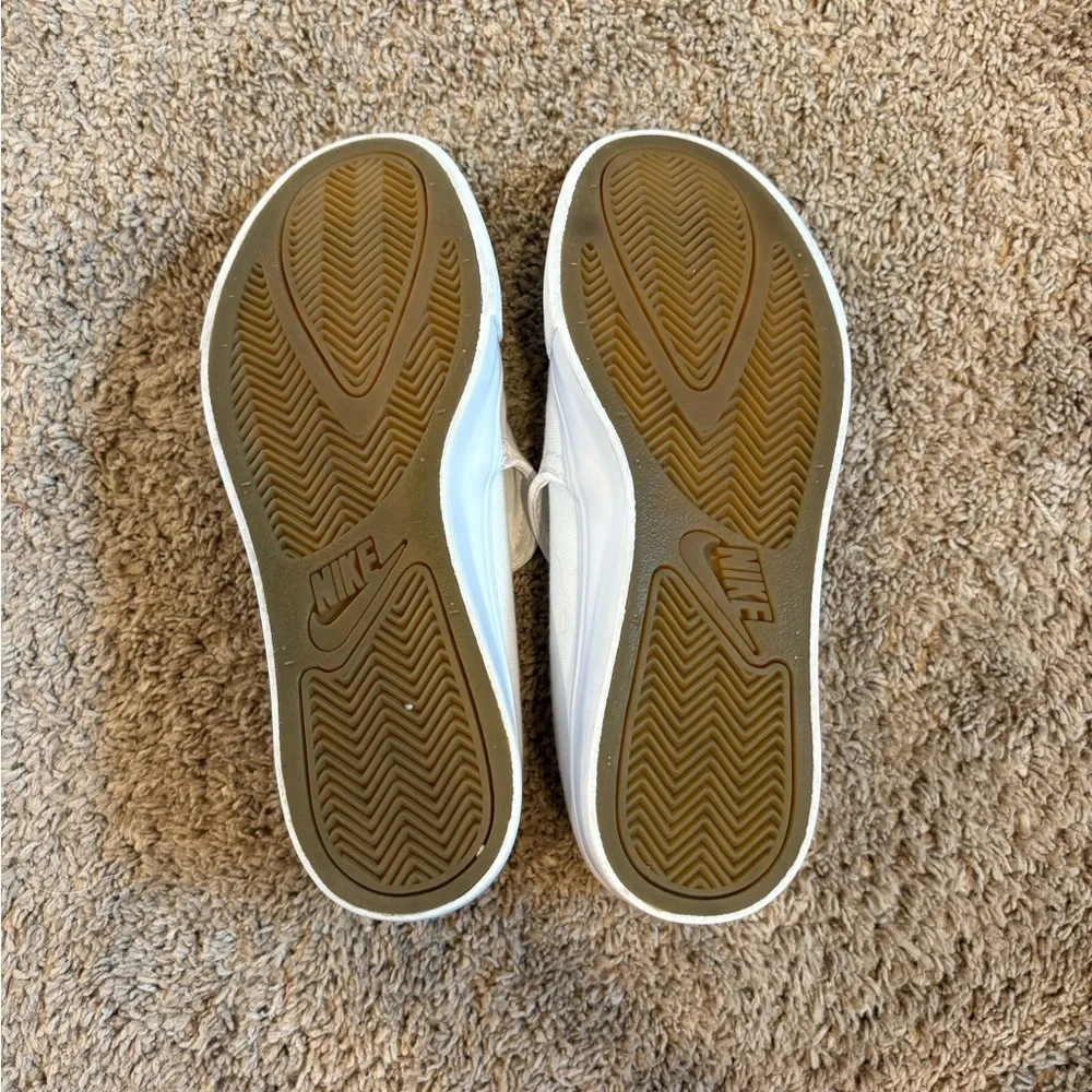 Nike White Canvas Court Royale - Picture 4 of 5